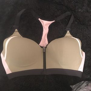 Victoria’s Secret front close sport bra